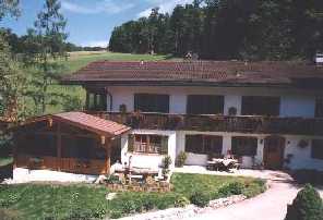 Urlaub auf dem Bauernhof Kederlehen: Ganzj&auml;hrig komfortable Ferienwohnungen und Zimmer